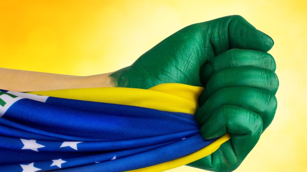 Empresa deve dispensar os colaboradores para ver os jogos do Brasil?